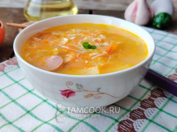 Фото блюда: Суп с сосисками и яйцом