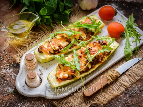 Фото блюда: Кабачки с говяжьим фаршем в духовке