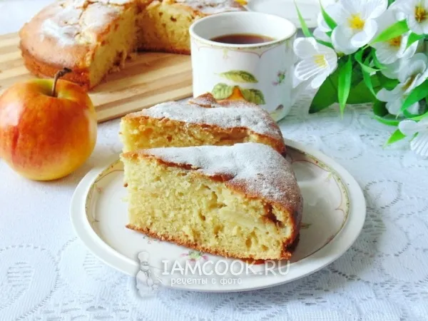 Фото блюда: Пирог с яблоками на сметане