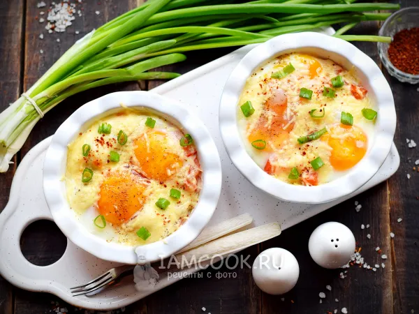 Фото блюда: Яичница с грибами и курицей в духовке