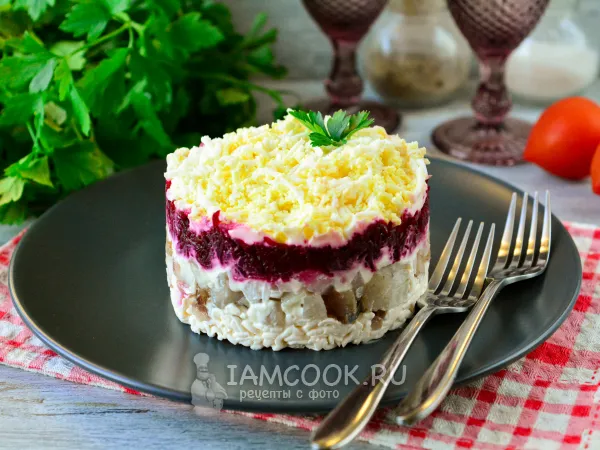 Фото блюда: Селедка под шубой с плавленым сыром