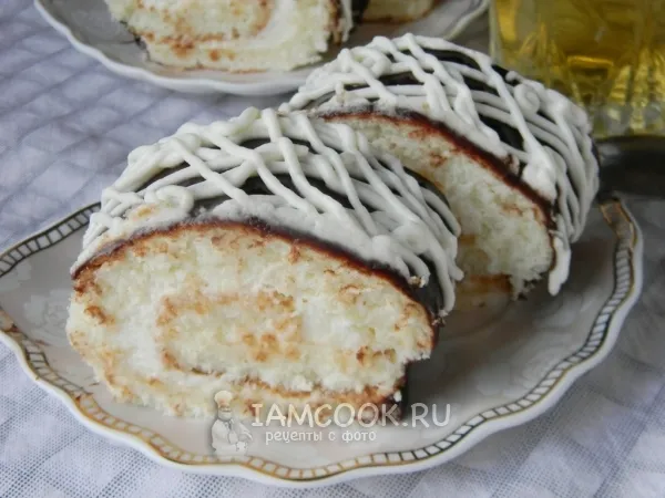 Фото блюда: Бисквитный рулет со сливочно-творожным кремом и глазурью