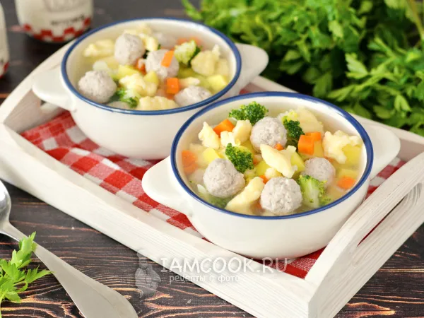 Фото блюда: Суп с фрикадельками и клецками