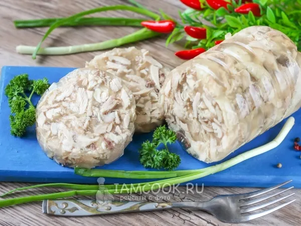 Фото блюда: Куриный рулет в бутылке (с желатином)