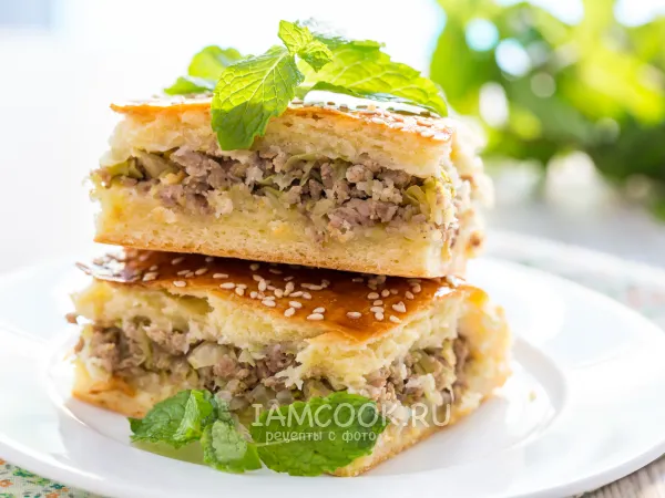 Фото блюда: Пирог с фаршем и капустой на сметанном тесте