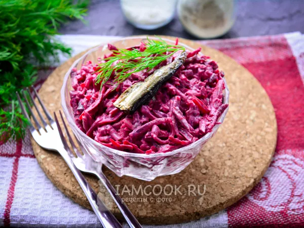 Фото блюда: Салат со шпротами и свеклой