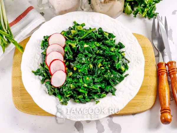 Фото блюда: Тушеный шпинат с черемшой