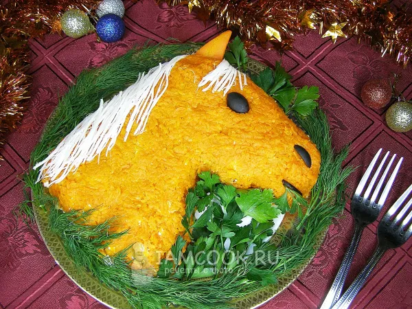 Фото блюда: Салат «Мимоза» в форме лошади