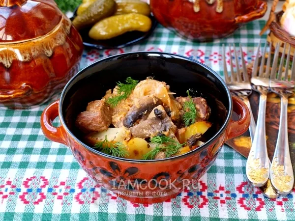 Фото блюда: Жаркое с грибами в горшочках