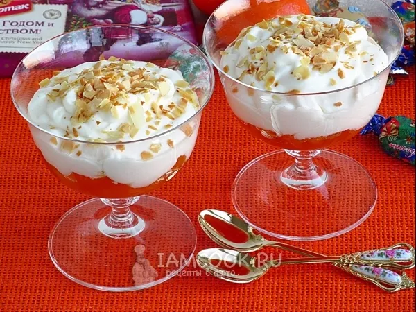 Фото блюда: Десерт из хурмы со взбитыми сливками