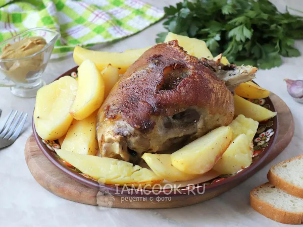 Фото блюда: Рулька с картошкой в фольге в духовке