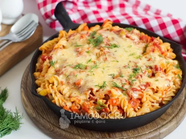 Фото блюда: Макароны, запеченные с томатным соусом и сыром