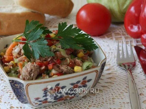 Фото блюда: Салат с тунцом и кукурузой