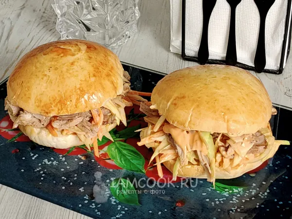 Фото блюда: Бургер с рваной свининой