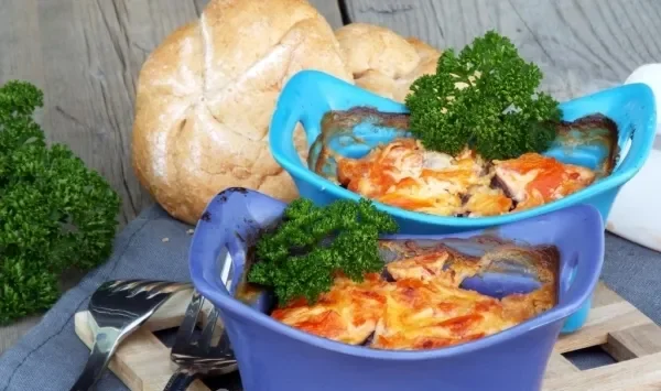 Фото блюда: Баклажаны с сыром, чесноком и помидорами в духовке