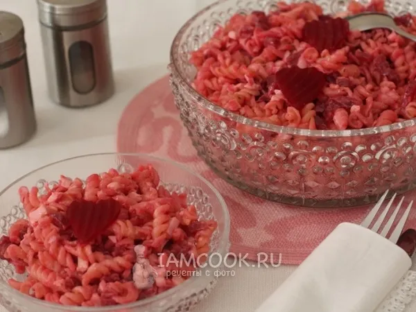 Фото блюда: Салат с макаронами и свеклой