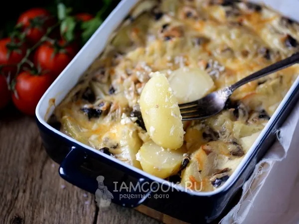 Фото блюда: Картошка в сметане с сыром в духовке