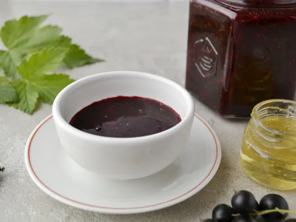 Фото блюда: Черная смородина с мёдом на зиму