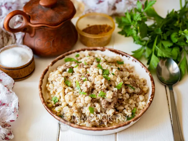 Фото блюда: Перловка с тушенкой в мультиварке Редмонд