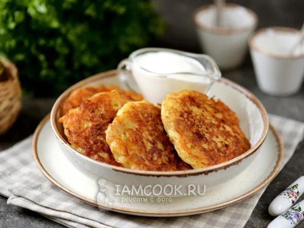 Фото блюда: Картофельные драники с курицей и сыром