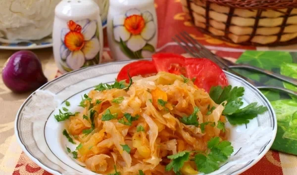 Фото блюда: Капуста тушеная с кабачками