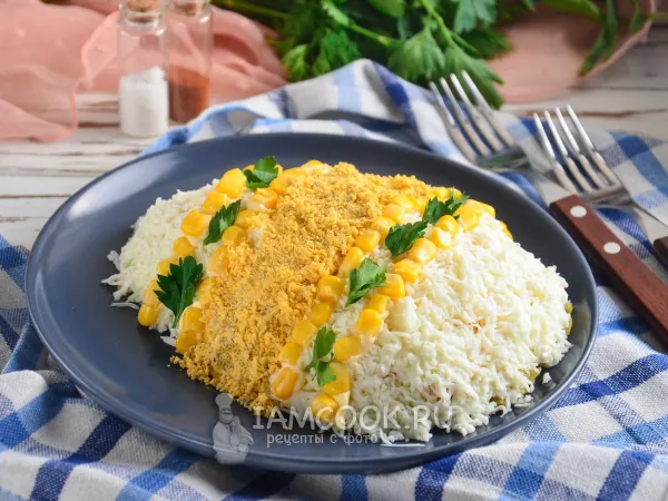 Фото блюда: Салат «Пасхальное яйцо» с копченой курицей