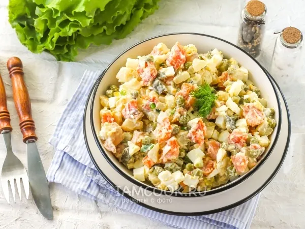 Фото блюда: «Оливье» с красной рыбой