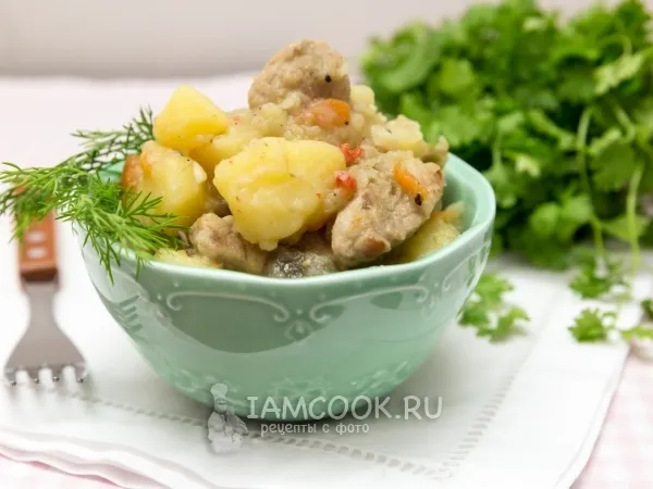 Фото блюда: Тушёная картошка с мясом и овощами