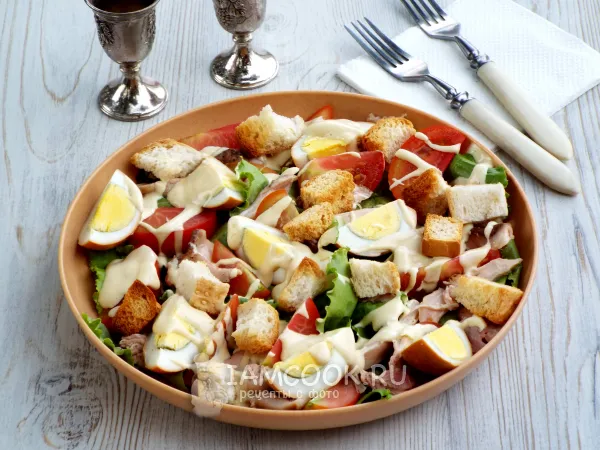 Фото блюда: Салат с копчеными яйцами и курицей