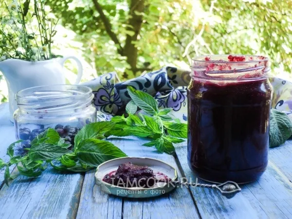Фото блюда: Кабачковый джем с черной смородиной