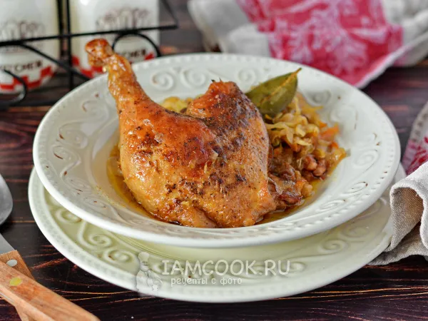 Фото блюда: Утиные ножки с квашеной капустой в духовке