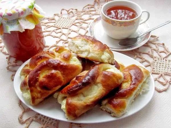 Фото блюда: Пирожки с творогом из дрожжевого теста