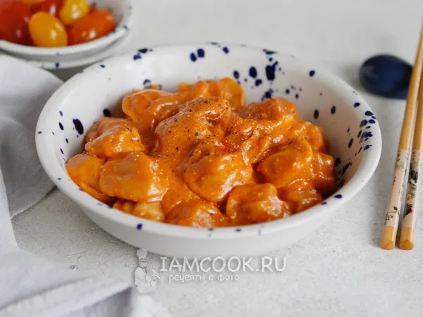 Фото блюда: Пельмени в аэрогриле с кетчупом и майонезом