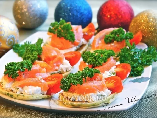 Фото блюда: Закусочные блинчики с подкопченным лососем
