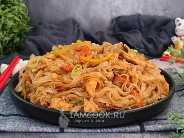 Фото блюда: Лапша с курицей в соусе хойсин