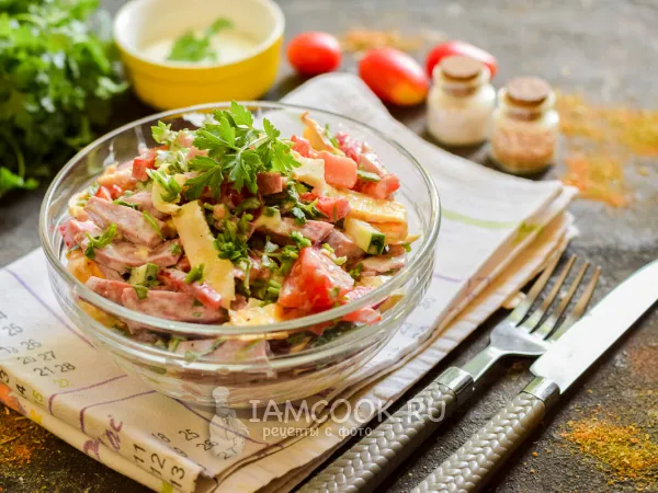 Фото блюда: Салат с омлетом и колбасой