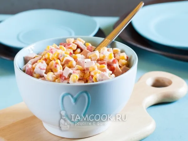 Фото блюда: Салат с кукурузой и колбасой
