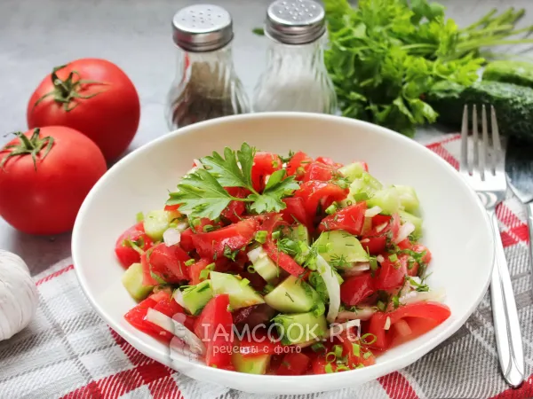 Фото блюда: Салат из огурцов и помидоров с луком и чесноком