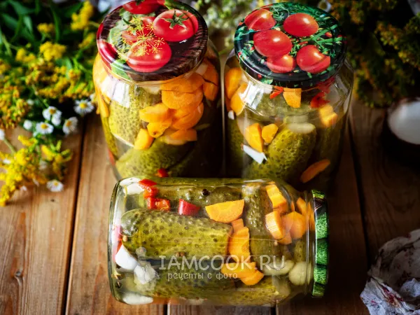 Фото блюда: Огурцы острые с морковью на зиму