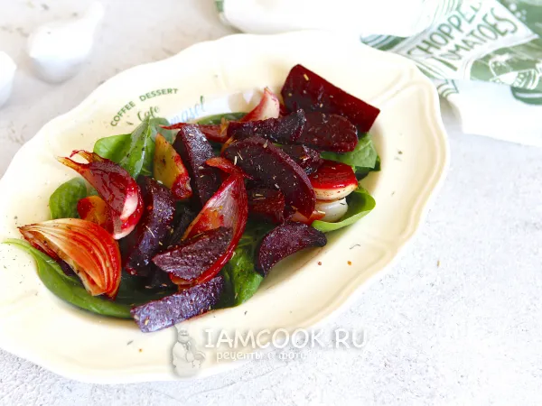 Фото блюда: Запеченная свекла с чесноком и луком в духовке