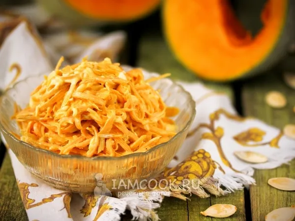 Фото блюда: Салат из тыквы с чесноком и яйцом