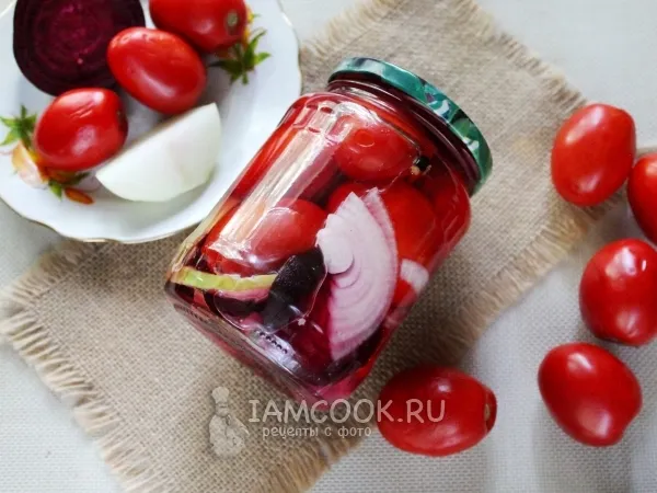 Фото блюда: Помидоры со свеклой и яблоками на зиму