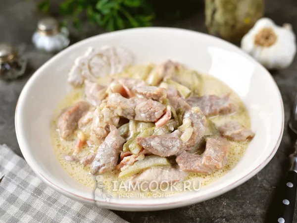 Фото блюда: Курземес строганов (из свинины с огурцами)