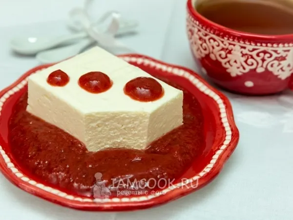 Фото блюда: Десерт из творога и клубники с желатином