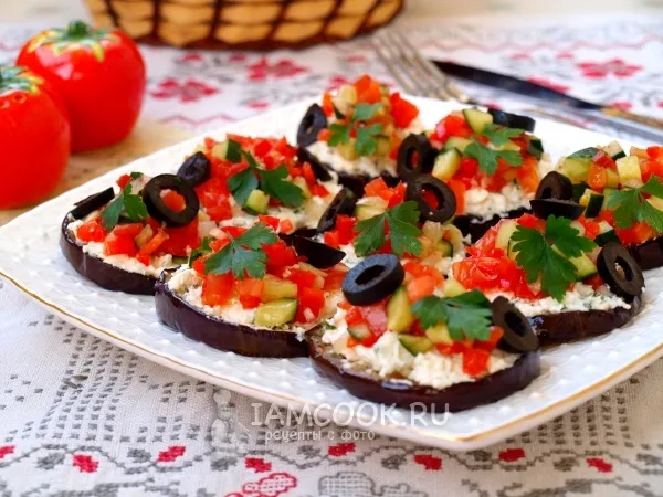 Фото блюда: Закуска из баклажанов с фетой и овощной сальсой