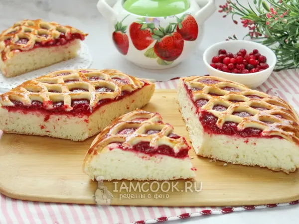 Фото блюда: Сдобный пирог с брусникой