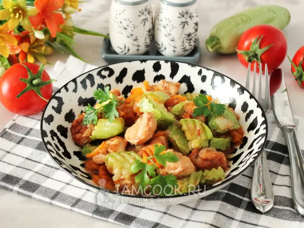 Фото блюда: Рагу в духовке с курицей и кабачком