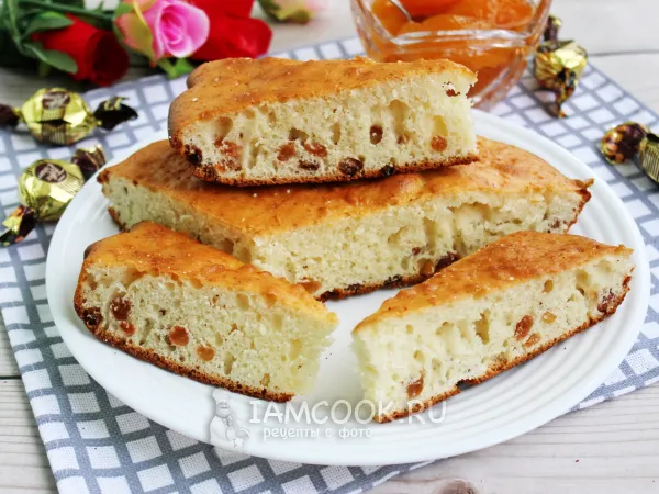 Фото блюда: Пирог на кефире с изюмом в духовке