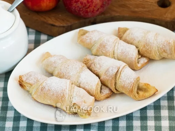 Фото блюда: Рогалики из слоеного теста с яблоками
