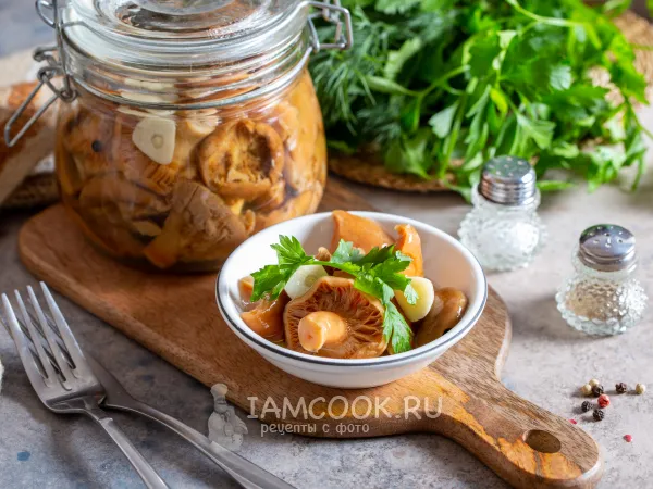 Фото блюда: Рыжики маринованные на зиму горячим способом